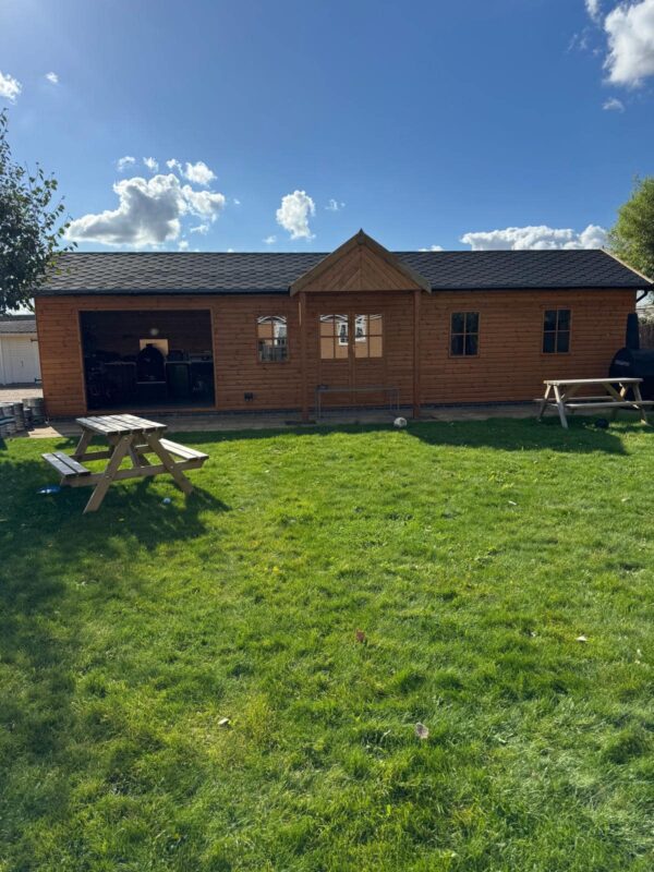 461956391 122096114318562660 2457111813632352365 n 600x800